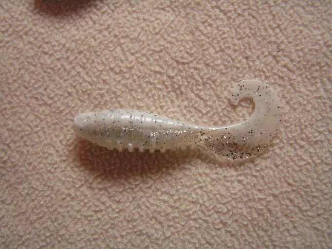 Berkley Flex Grub Shad 2″-jigit, Väri:Ghost, 100g 1 Berkley Flex Grub Shad 2″-jigit, Väri:Ghost, 100g